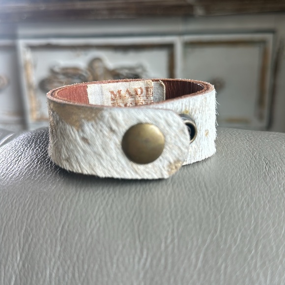 Bracelet with snap closure - Picture 2 of 3
